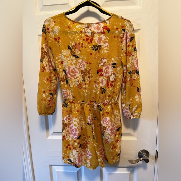 Yellow flower romper - Picture 2 of 6